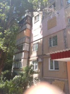 Выполнили работы по зашивке окон и балконов на 3-м этаже в Николаеве