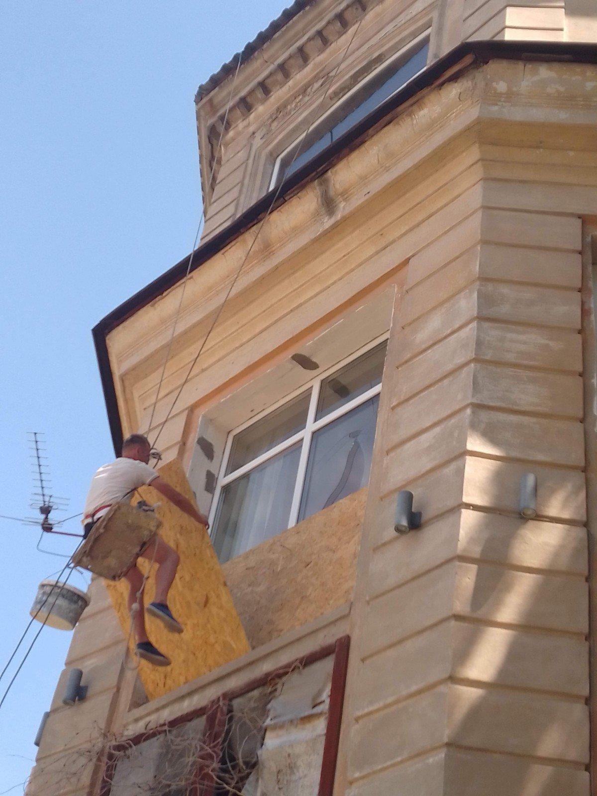 Зашивка фасадов и стеклопакетов плитами ОСБ в Николаеве