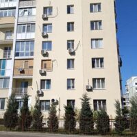 Реставрація фасаду багатоповерхового будинку в Миколаєві
