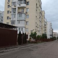 Реставрація фасаду багатоповерхового будинку в Миколаєві